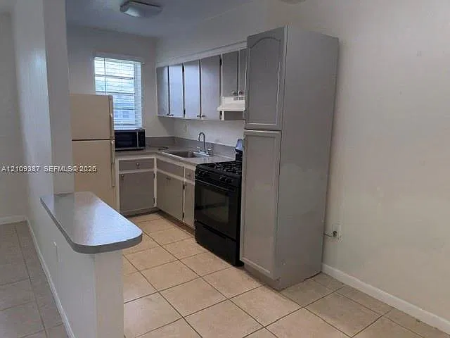 Gables Edge Condo — Photo 1