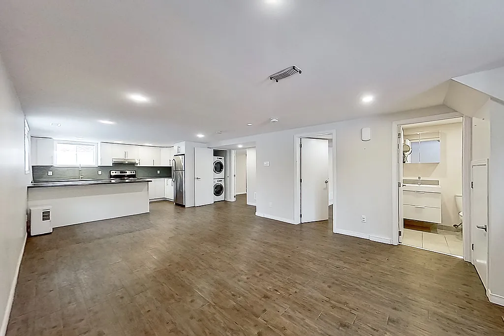 1301 Woodside Drive B — Photo 3
