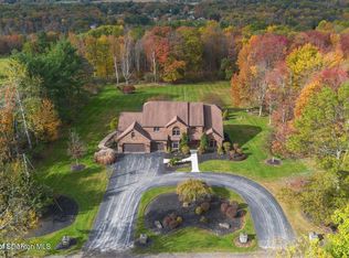 1266 Ryman Rd, Dallas, PA 18612