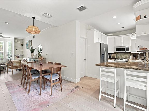 4th image of 3141 Peachy St #12