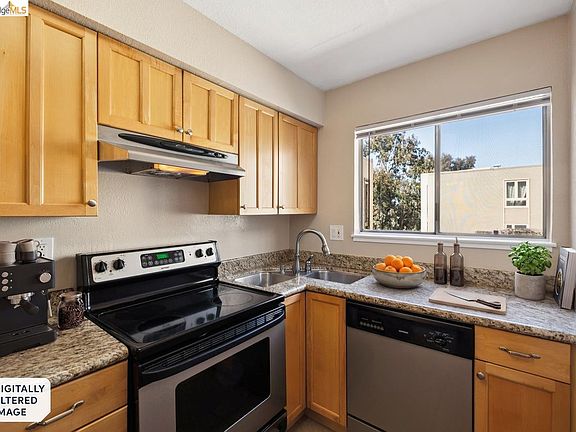 5th image of 466 Crescent St APT 317