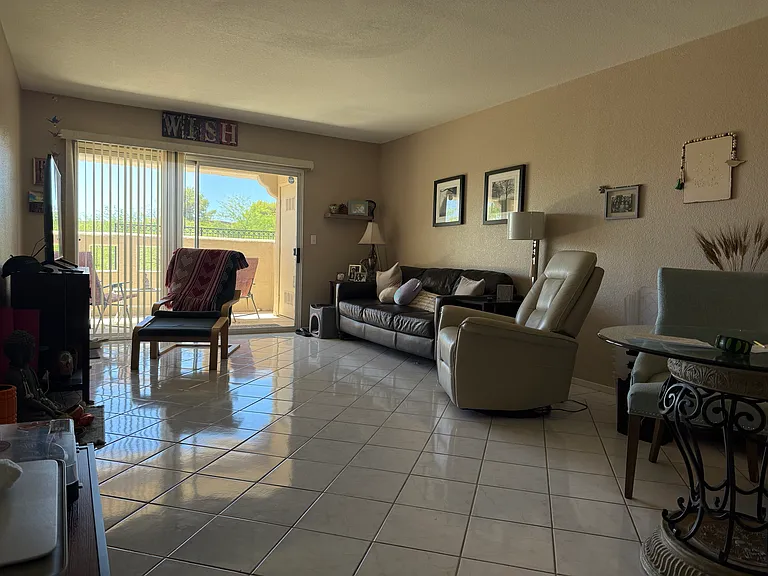 1901 Villa Palms Ct — Photo 15