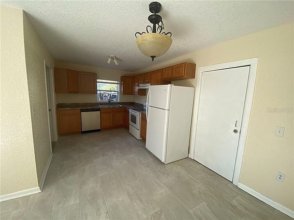 3rd image of 2905 Allison Dr
