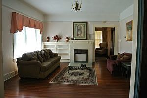 5th image of 732 N 4th Ave
