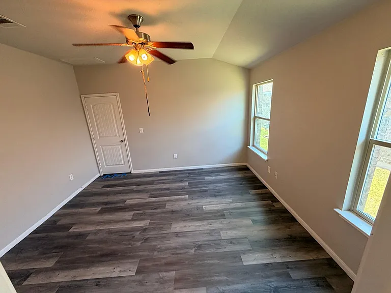1925 Alvarado Dr — Photo 12