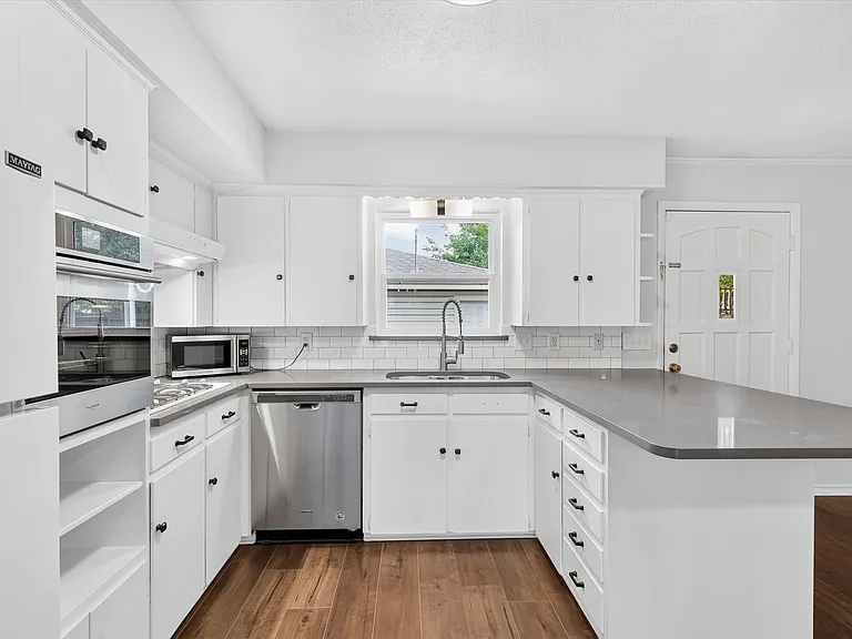 11143 Joymeadow Dr — Photo 11