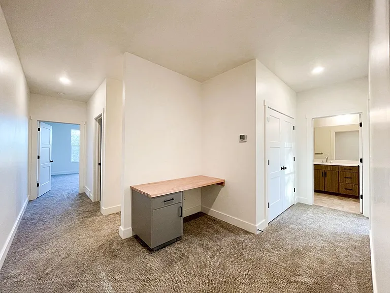Bluffview Townhomes — Photo 6