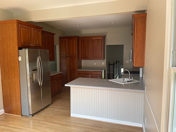 3rd image of 8419 Wendell Dr