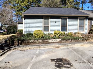 132 Sandalwood Cir #132, Lawrenceville, GA