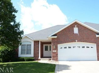 1910 Sinclair Ct, Bloomington, IL 61704