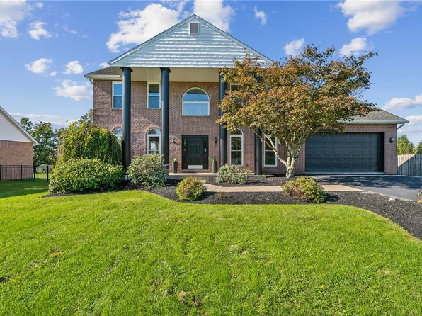 102 Green Meadow Ln, Mount Pleasant, PA 15666