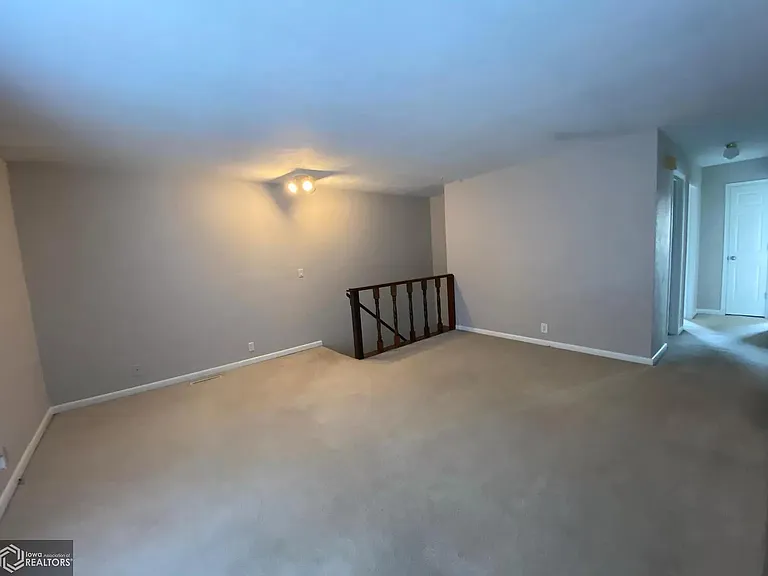 2309 S 5th Ave — Photo 3