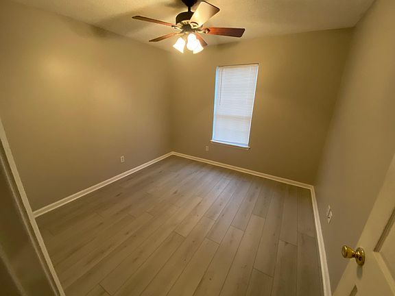 3rd image of 2928 Callaway Cir