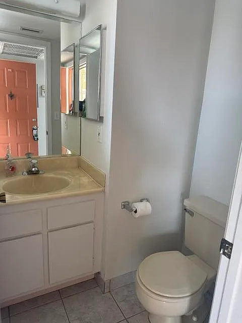 1 bed, 1.5 bath, 750 sqft, $1,550 — Photo 4
