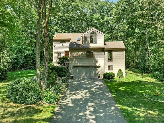 2nd image of 37 Indian Ridge Road
