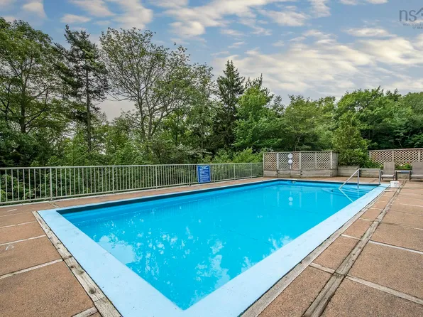 30 Brookdale Cres Unit 303, Halifax, NS B3A 4T7
