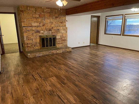 3rd image of 310 N Crestview Dr Unit B