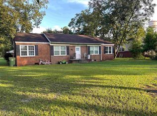 53 N Gill St, Hazlehurst, GA 31539