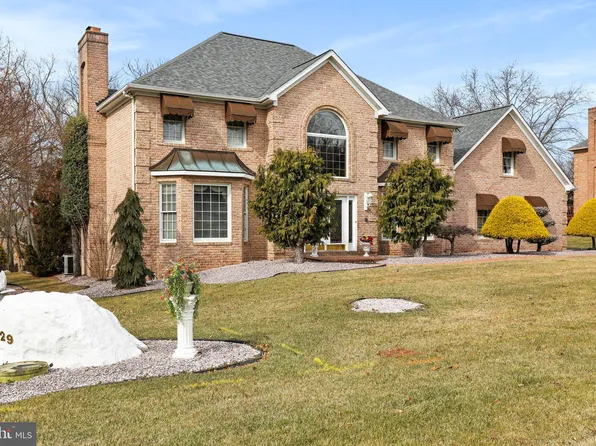 11329 Eastwood Dr, Hagerstown, MD 21742