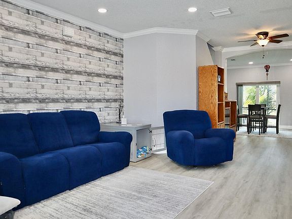 4th image of 4736 Lago Vista Dr