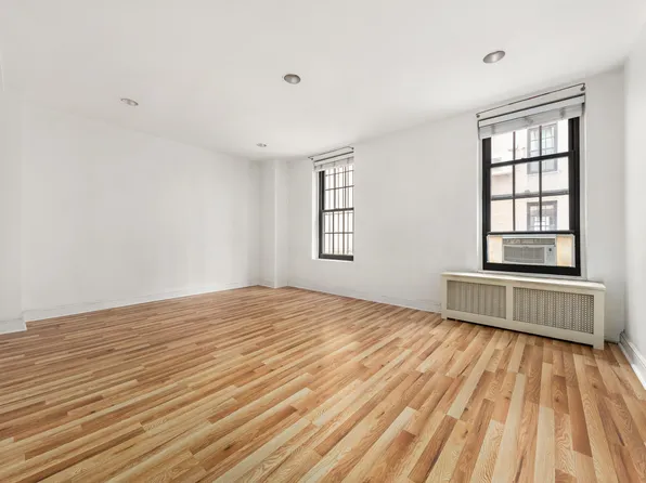 1 5th Avenue image 7 of 11