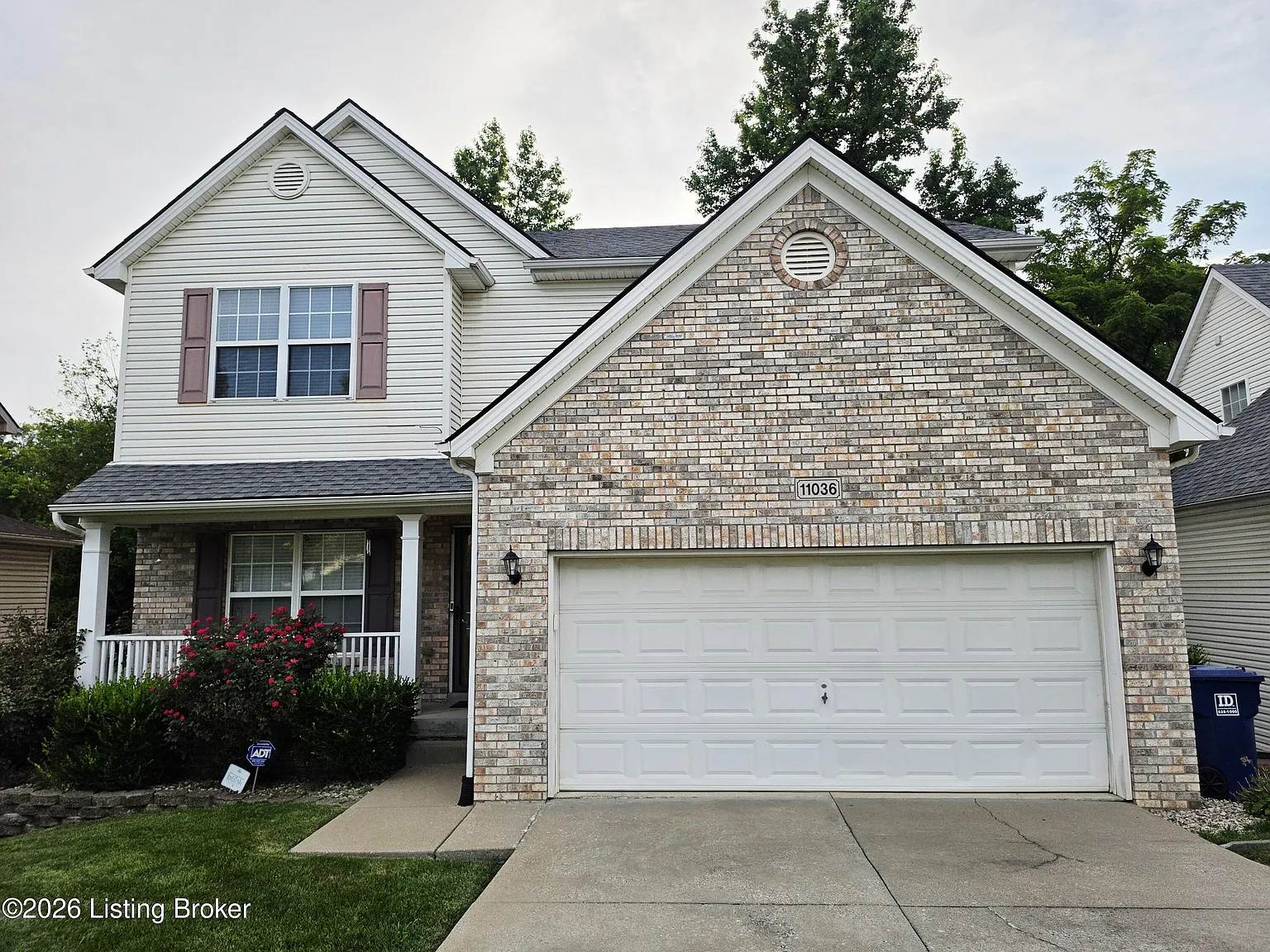 3 bed, 3.5 bath, 3060 sqft, $2,600 — Photo 2