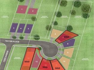 16 Teeter Pl, Grimsby, ON L3M 5T2