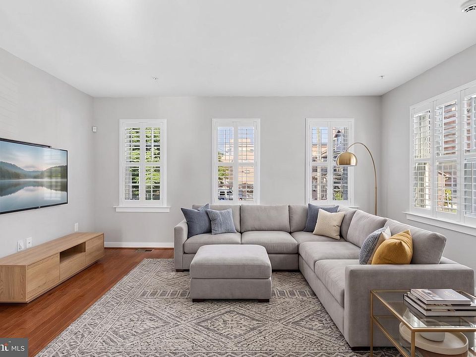 1st image of 422 Virginia Ave