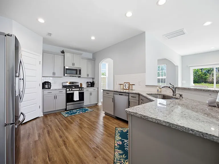 450 Hawksbill Dr — Photo 4