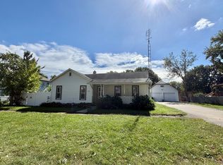 718 E Allen St, Farmer City, IL 61842