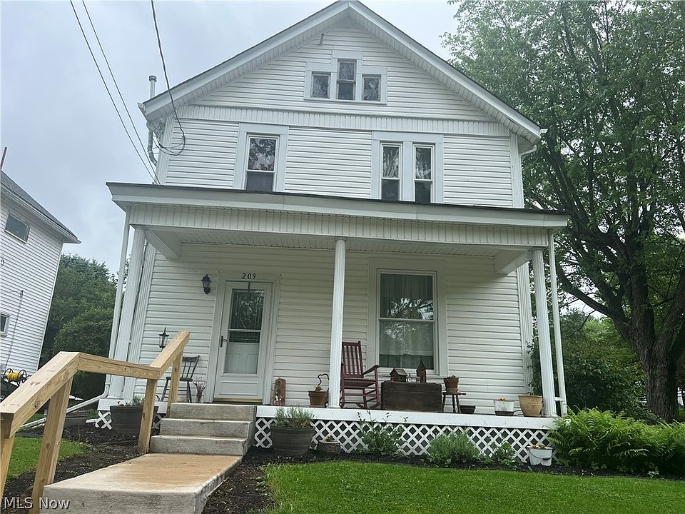 1st image of 209 Lake St