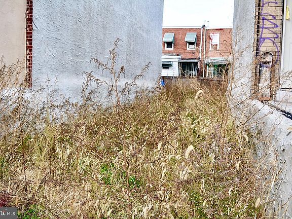 3rd image of 5833 Larchwood Ave