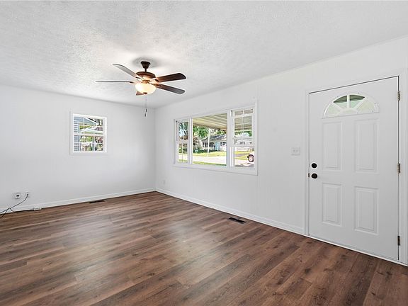 5th image of 2348 N Aragon Ave