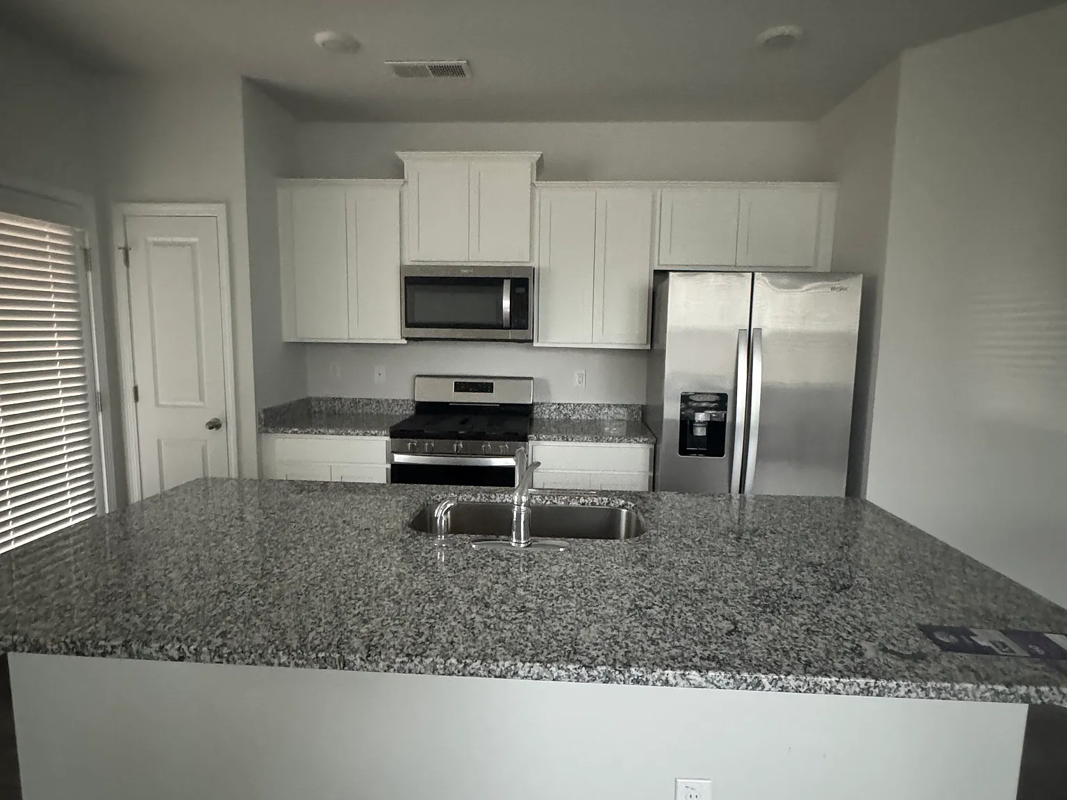 3 bed, 1435 sqft, $1,850 — Photo 4
