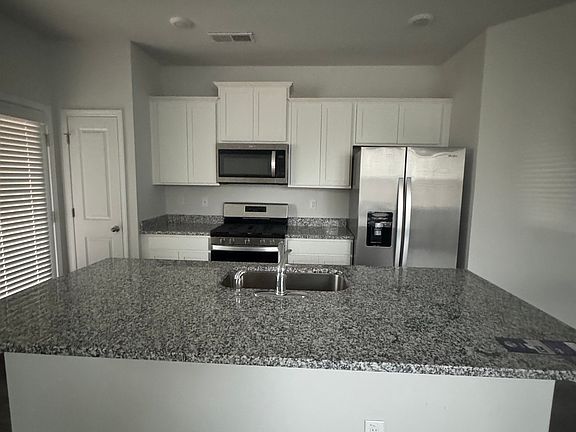 4th image of 918 Quaint Parish Cir