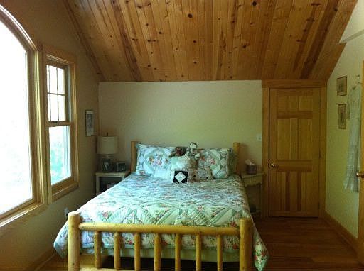 Master Bedroom with lake view