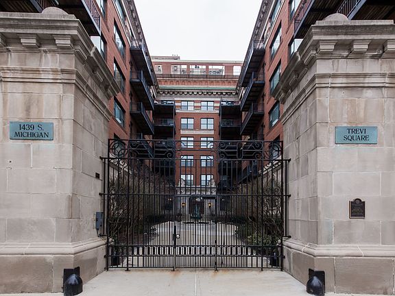 2nd image of 1439 S Michigan Ave APT 604