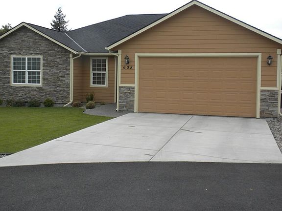 2nd image of 608 SE Jillian Ct