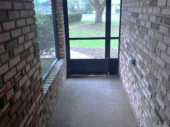 Covered porch entry to front door