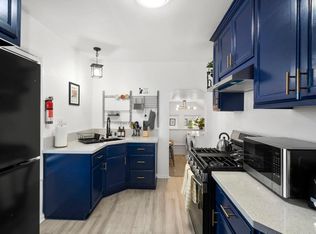 154 E Plymouth St, Long Beach, CA 90805