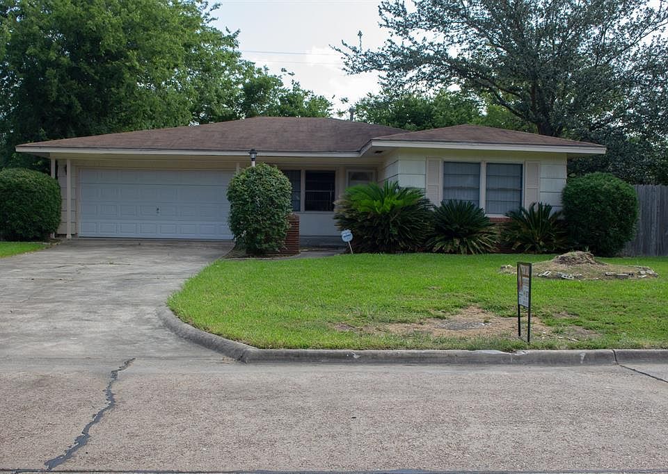 1st image of 4030 Everglades Ave