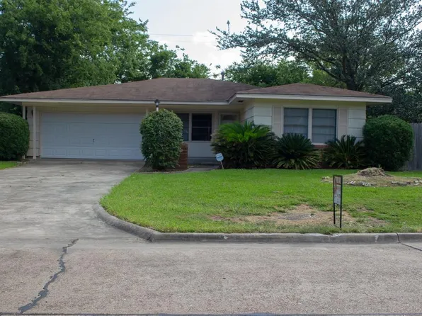 4030 Everglades Ave, Port Arthur, TX 77642