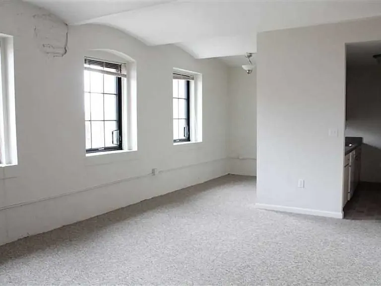 Armory Arts Apartments — Photo 7