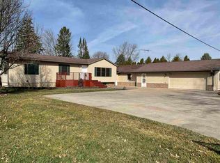 353 10th Ave, Conroy, IA 52220