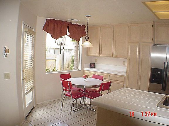 Kitchen Eating Area
