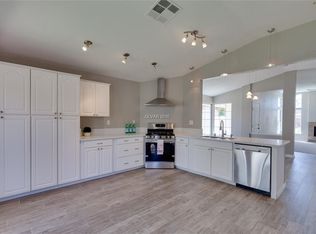 9812 Cross Creek Way, Las Vegas, NV 89117