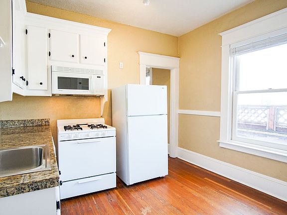 3rd image of 1008 N Killingsworth St #2
