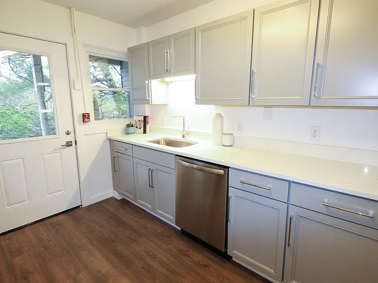 522 Stewart Ave — Photo 108