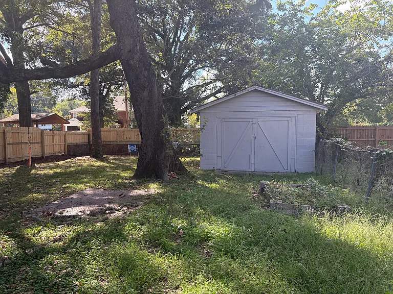 1805 Maple St #A — Photo 23