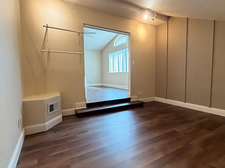 961 Celestine Cir — Photo 18